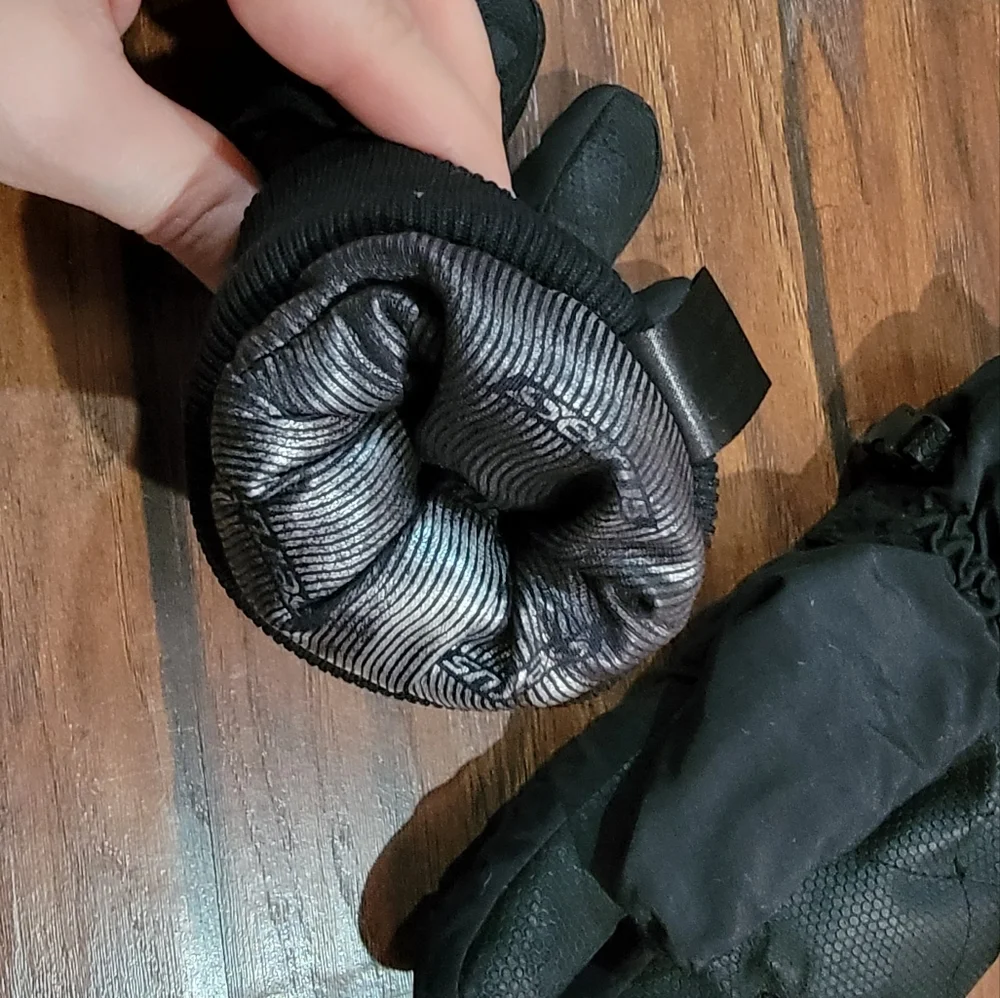 Serus gloves